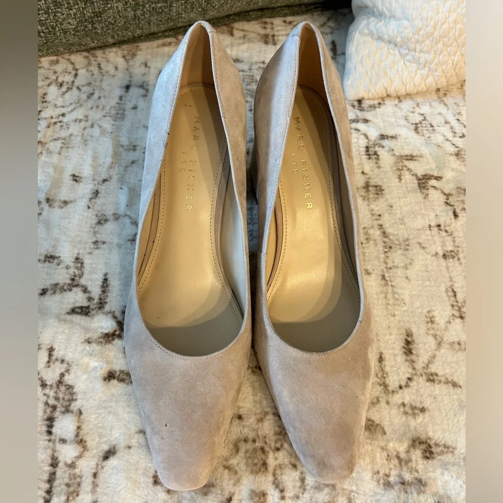 Marc Fisher LTD Beige Block Heel Pumps - Picture 2 of 5
